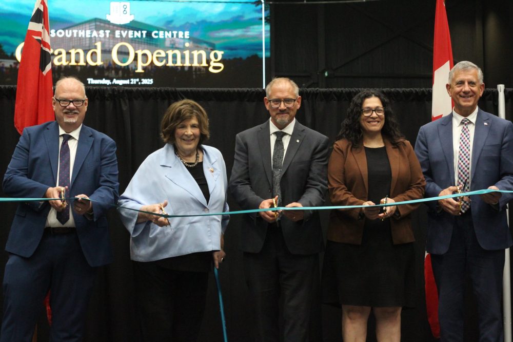 TONI DE GUZMAN THE CARILLON
(Left to right) MLA Kelvin Goertzen, Lieutenant Governor Anita Neville, Mayor of Steinbach Earl Funk, Minister of Sport, Culture, Heritage and Tourism Nellie Kennedy, and MP Ted Falk at the ribbon cutting ceremony of the Southeast Event Centre on Thursday.
