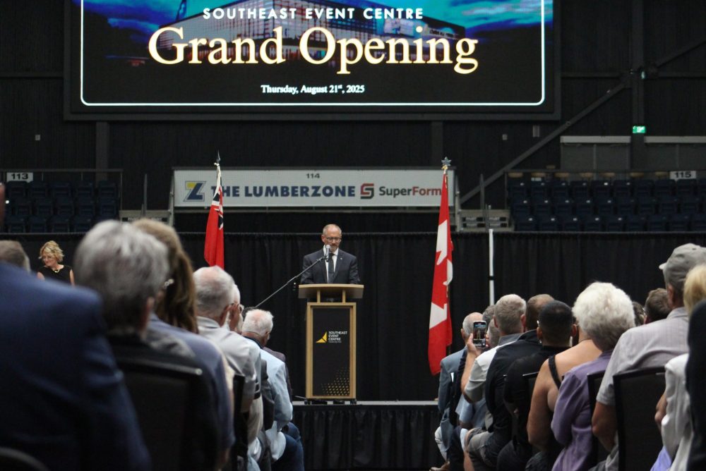 TONI DE GUZMAN THE CARILLON
Mayor Earl Funk speaks to the guests at the Southeast Event Centre’s Grand Opening.
