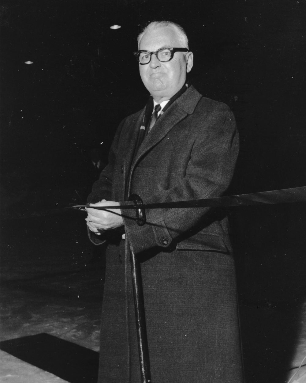 THE CARILLON ARCHIVES
After waiting two decades to see it happen, T. G. Smith cuts the ribbon to open the Steinbach Centennial Arena in 1967.