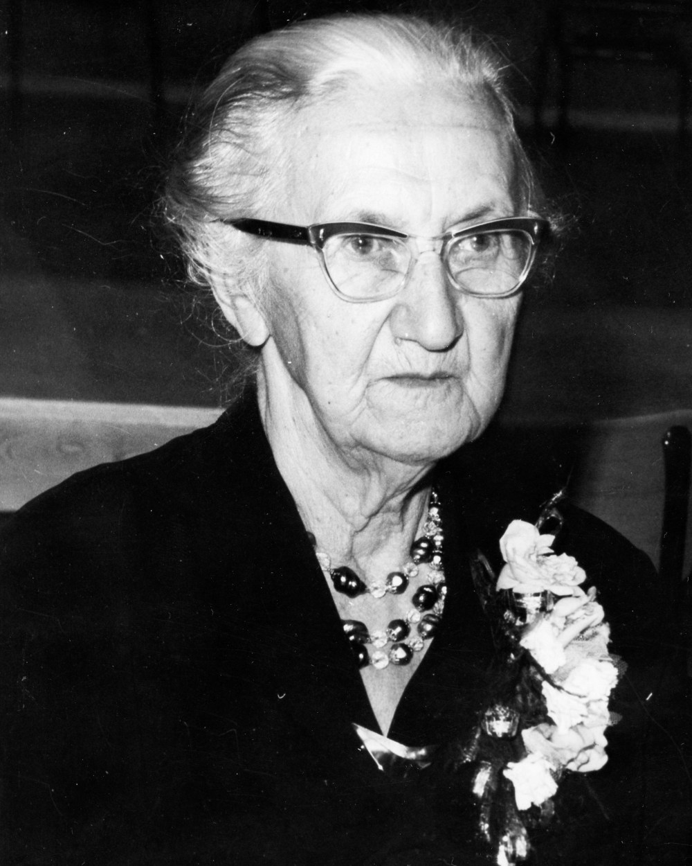 THE CARILLON ARCHIVES
Tanta Anna Vogt, who marked her 80th birthday last week, still teaches 86 youngsters in her classes at a private school in North Kildonan.