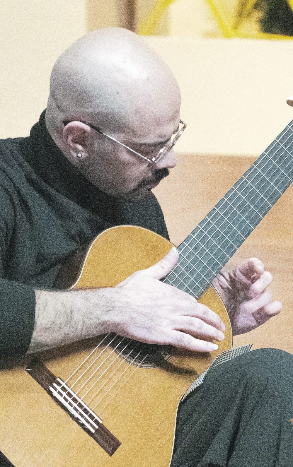 SVJETLANA MLINAREVIC THE CARILLON ARCHIVES
Orontes Guitarists musician Mohammed Mir Mahmoud plays Longa Hicaz on the guitar during a performance at Grace Mennonite Church on Nov. 1, 2024 as part of last year’s Steinbach Arts Council’s concert series.