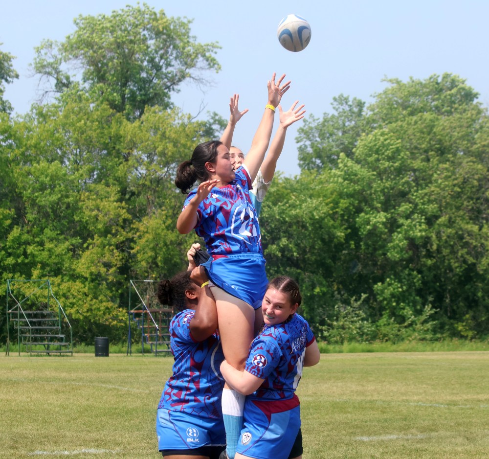 Eastman entered both a men's and women's team in the Rugbymania sevens tournament this year. It was the first time the Eastman Warriors fielded a competitive women's team. (Cassidy Dankochik The Carillon)