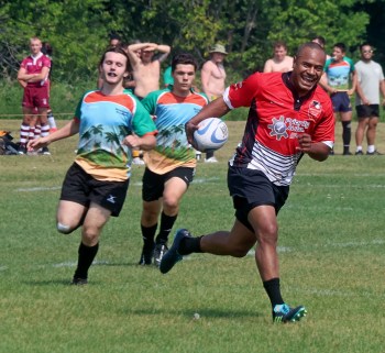 Eastman entered both a men's and women's team in the Rugbymania sevens tournament this year. It was the first time the Eastman Warriors fielded a competitive women's team. (Cassidy Dankochik The Carillon)