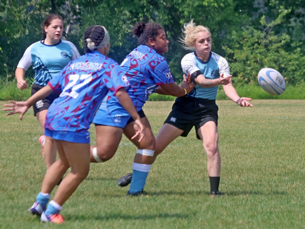 Eastman entered both a men's and women's team in the Rugbymania sevens tournament this year. It was the first time the Eastman Warriors fielded a competitive women's team. (Cassidy Dankochik The Carillon)