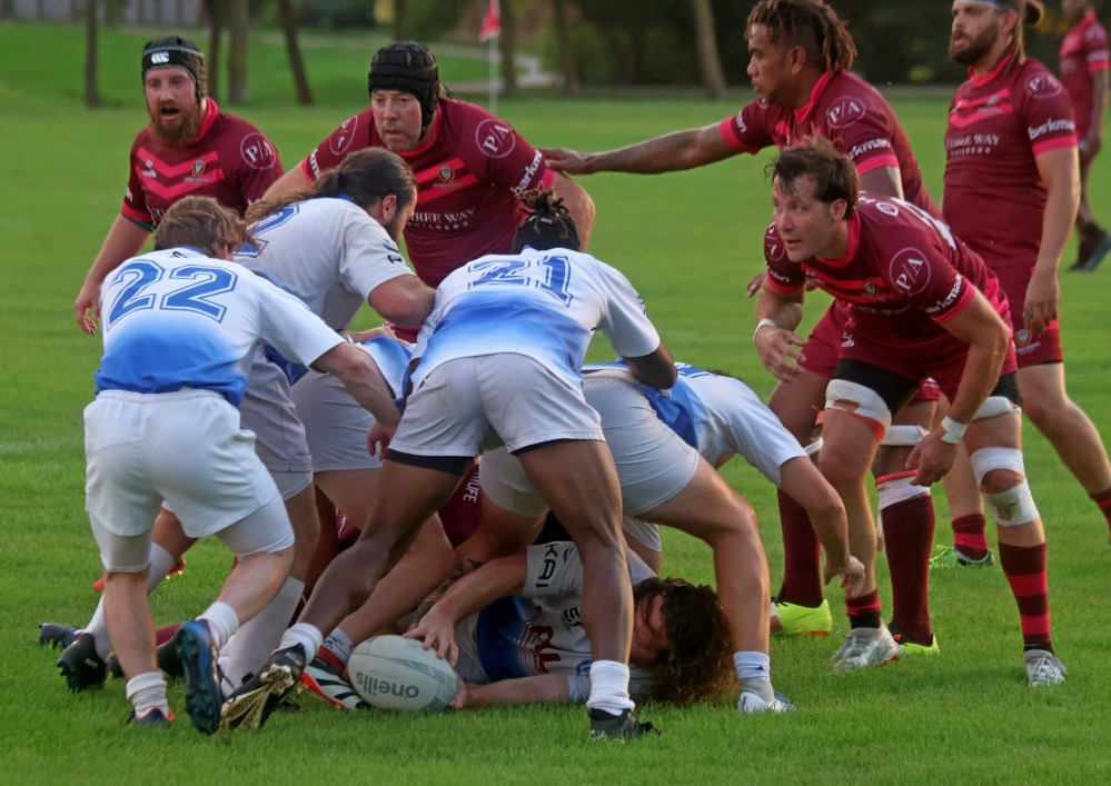 The Winnipeg Assassins flooded players into the ruck after a tackle to great success in their victory. (Cassidy Dankochik The Carillon)