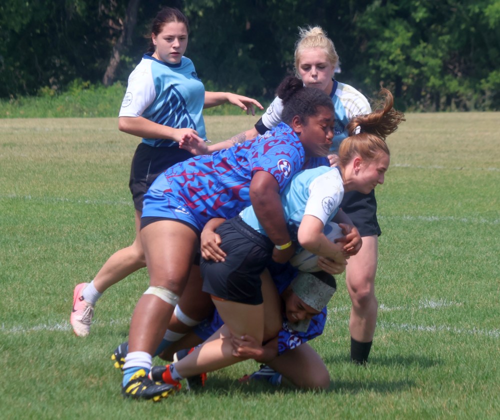Eastman entered both a men's and women's team in the Rugbymania sevens tournament this year. It was the first time the Eastman Warriors fielded a competitive women's team. (Cassidy Dankochik The Carillon)