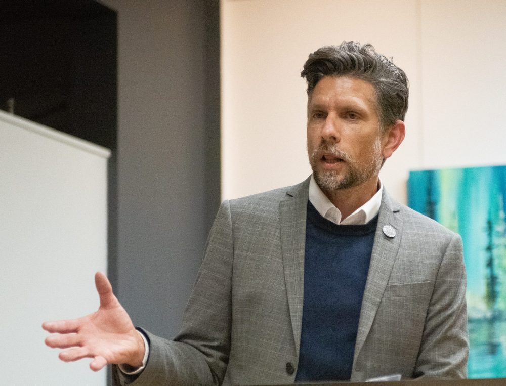 SVJETLANA MLINAREVIC THE CARILLON
Steinbach Arts Council executive director David Klassen talks about the past year during the organization's annual general meeting on Sept. 10, 2025 at the Steinbach Cultural Arts Centre.