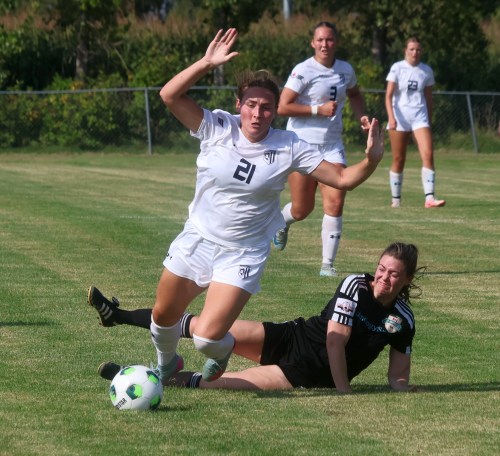 Providence held their final tune-up of the pre-season in Otterburne Aug. 30. (Cassidy Dankochik The Carillon)