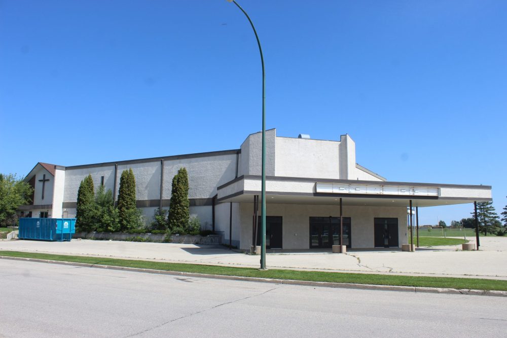 MATTHEW FRANK THE CARILLON
Calvary Church purchased a new church building on 179 Chapel Dr. The building was the former home of Springs Church and Full Gospel Church.