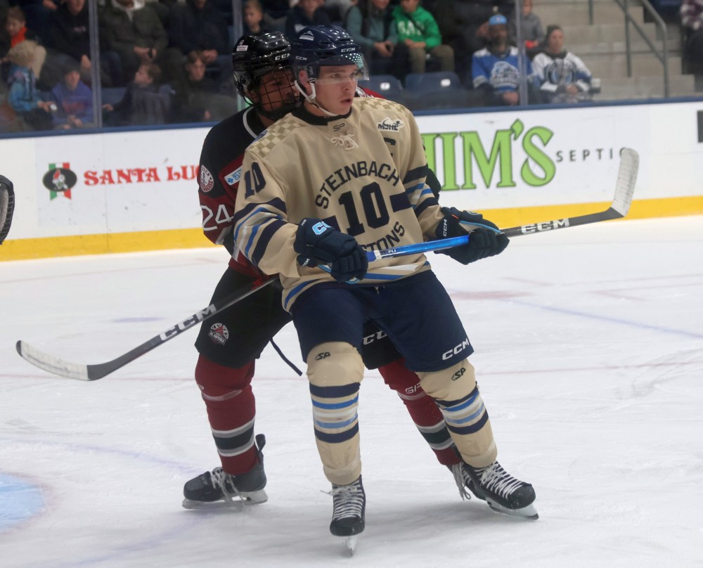Steinbach defeated Virden 5-2 in MJHL action Oct. 18 at the Southeast Event Centre. (Cassidy Dankochik The Carillon)