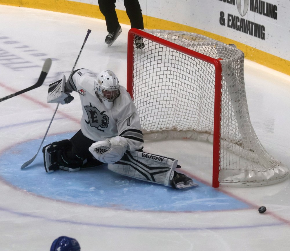 Seven of the Eastman Selects regional teams were in action inside the Southeast Event Centre Oct. 17-19. (Cassidy Dankochik The Carillon)