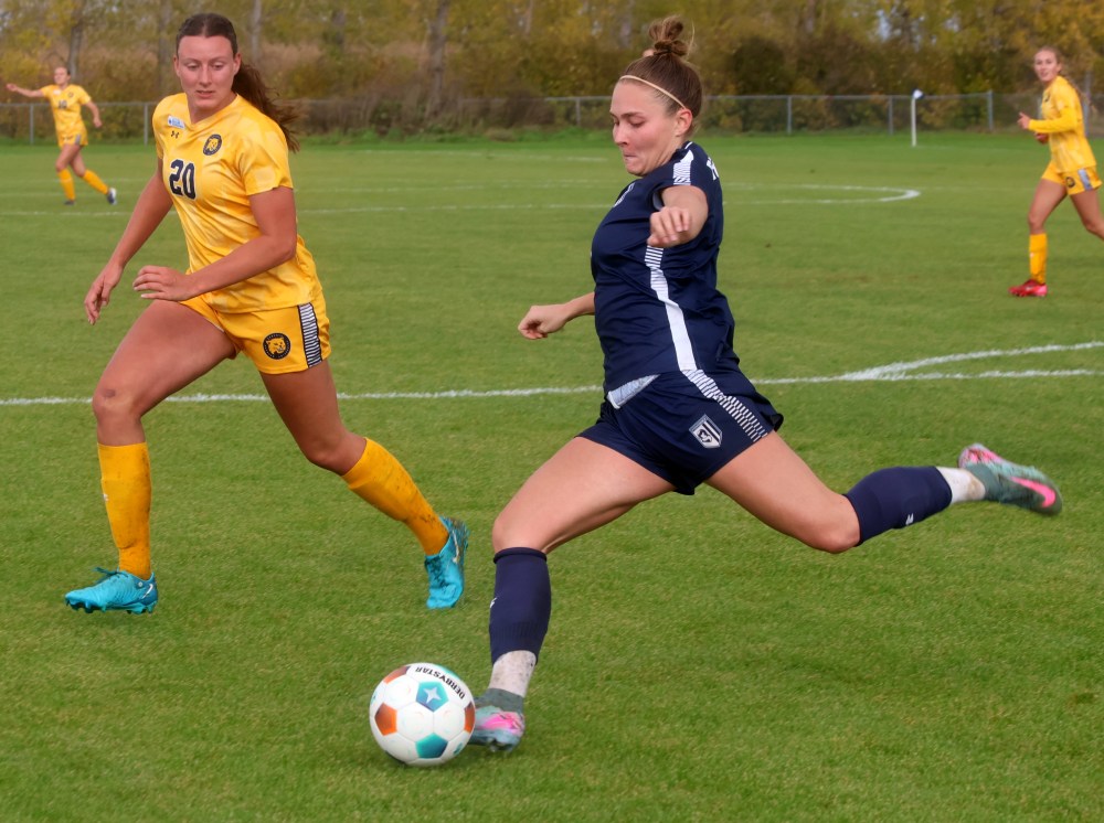 Providence drew with Brandon 2-2 in one of the final games of the MCAC regular season. (Cassidy Dankochik The Carillon)