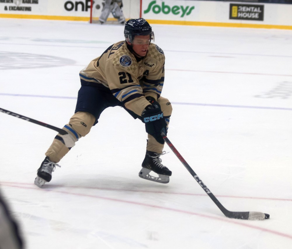 Steinbach defeated Virden 5-2 in MJHL action Oct. 18 at the Southeast Event Centre. (Cassidy Dankochik The Carillon)