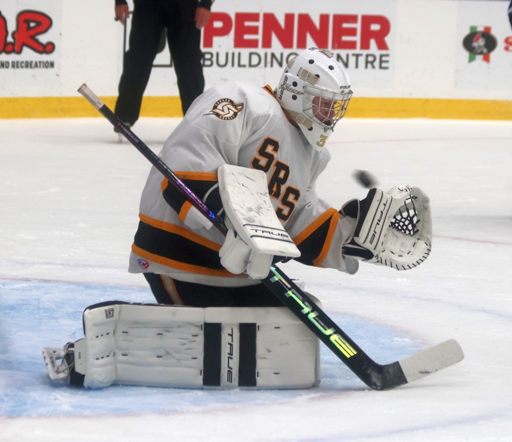 SRSS beat Oak Park in Winnipeg High School Hockey League action in Steinbach Oct. 15. (Cassidy Dankochik The Carillon)