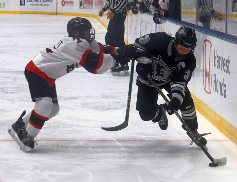 Seven of the Eastman Selects regional teams were in action inside the Southeast Event Centre Oct. 17-19. (Cassidy Dankochik The Carillon)