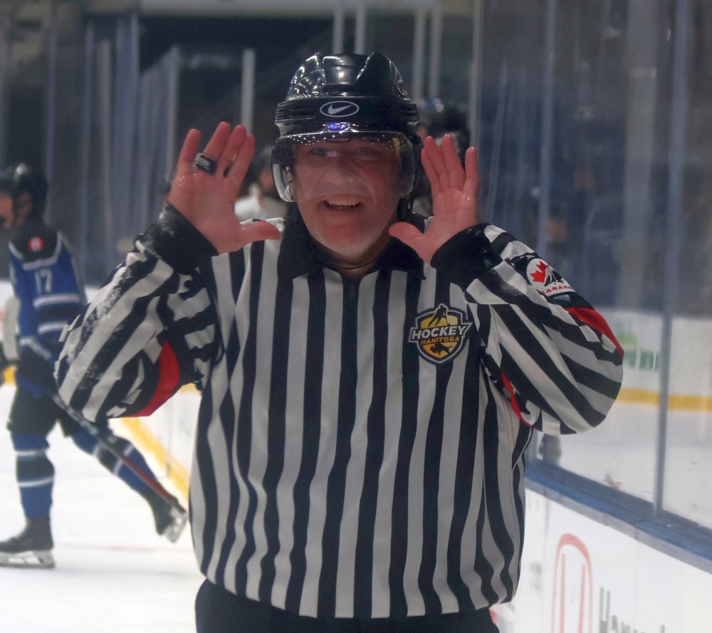 SRSS beat Oak Park in Winnipeg High School Hockey League action in Steinbach Oct. 15. (Cassidy Dankochik The Carillon)