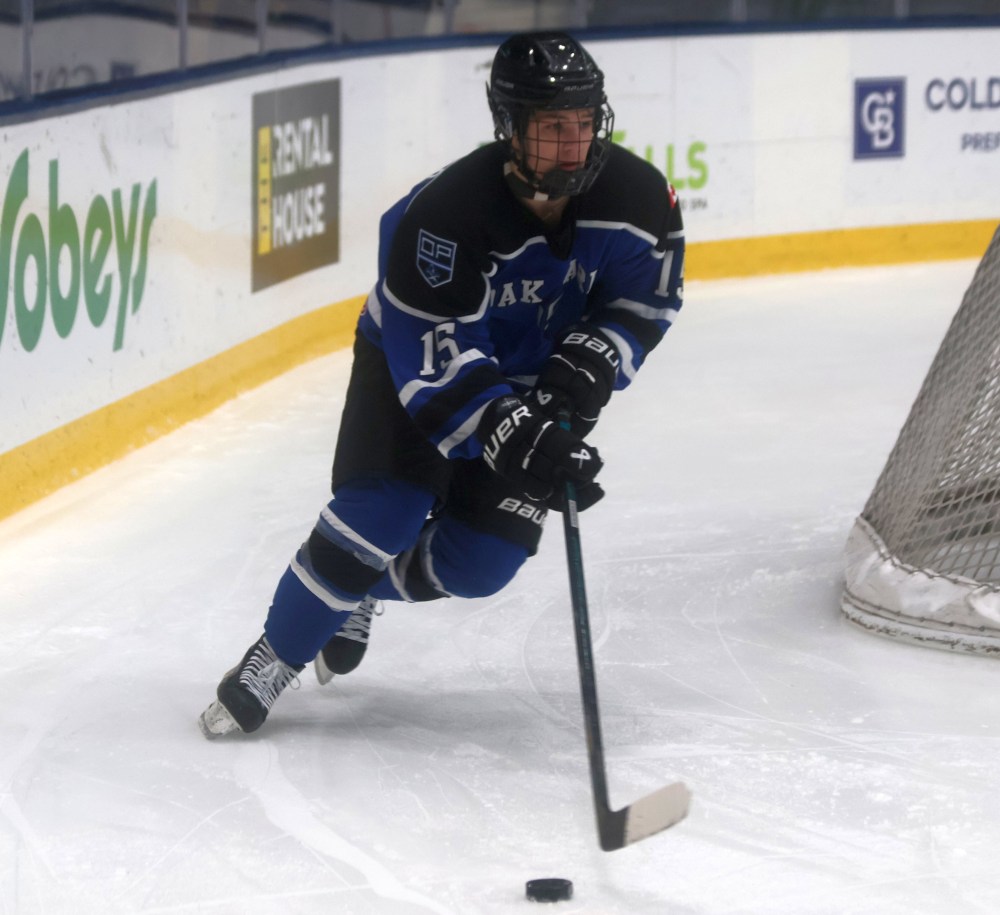 SRSS beat Oak Park in Winnipeg High School Hockey League action in Steinbach Oct. 15. (Cassidy Dankochik The Carillon)