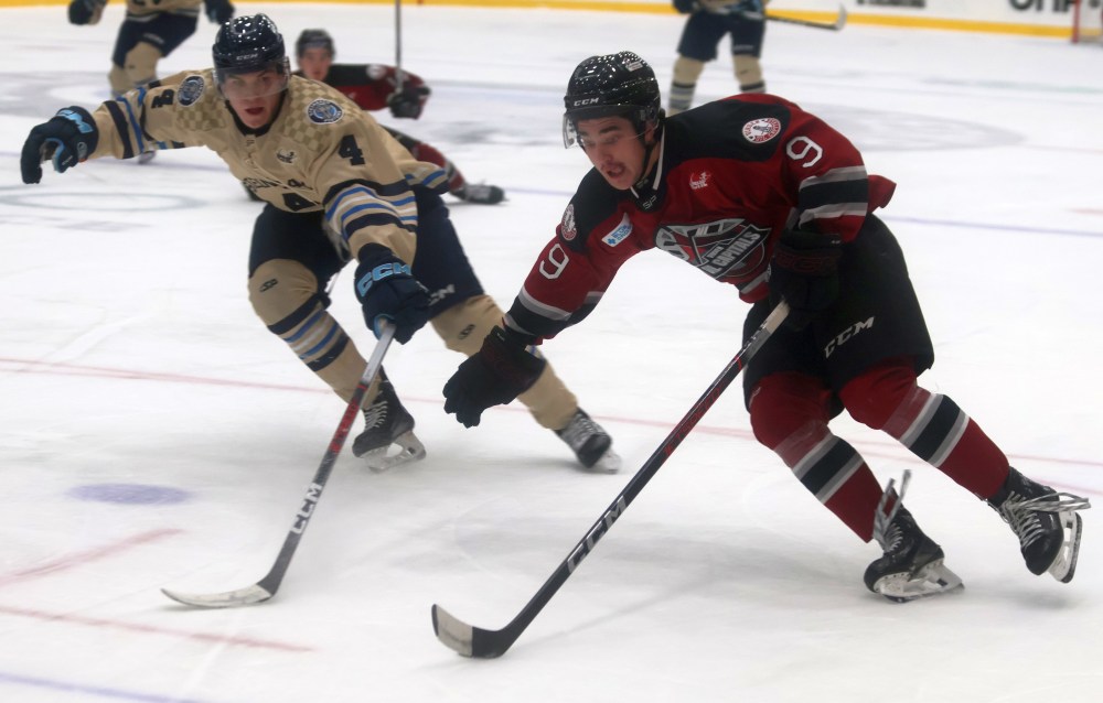 Steinbach defeated Virden 5-2 in MJHL action Oct. 18 at the Southeast Event Centre. (Cassidy Dankochik The Carillon)