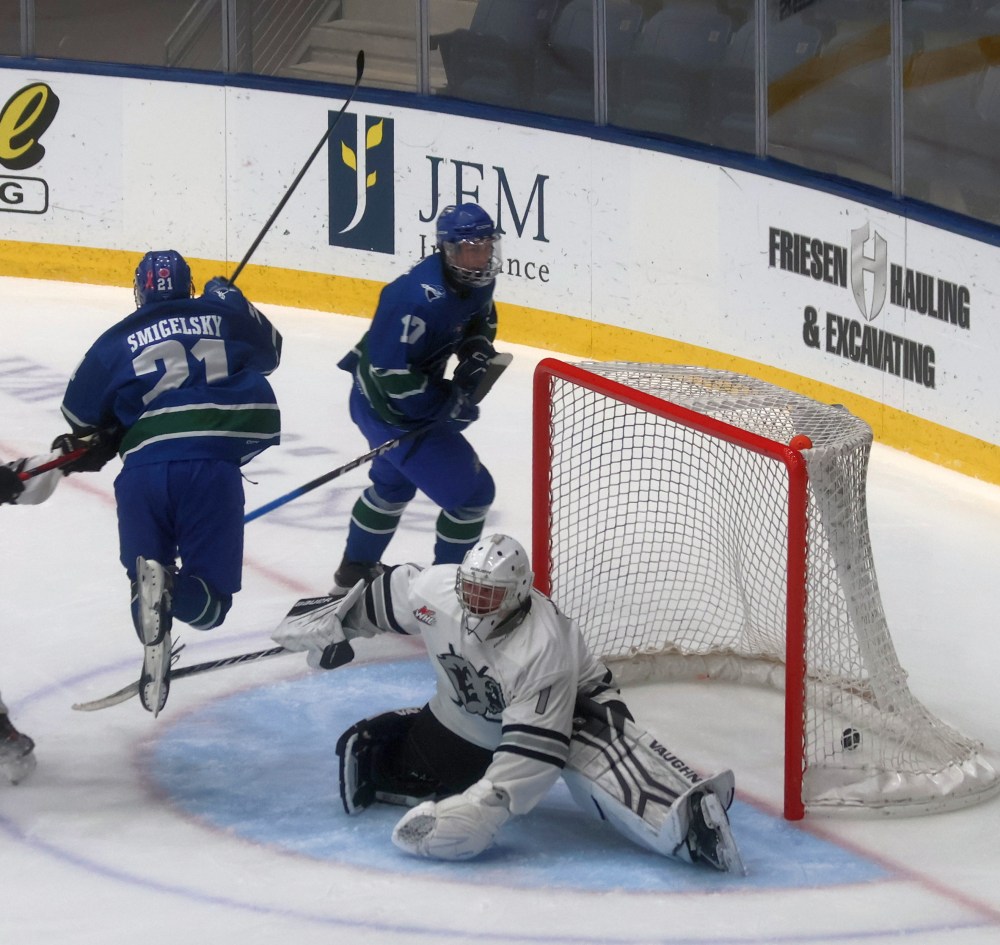 Seven of the Eastman Selects regional teams were in action inside the Southeast Event Centre Oct. 17-19. (Cassidy Dankochik The Carillon)