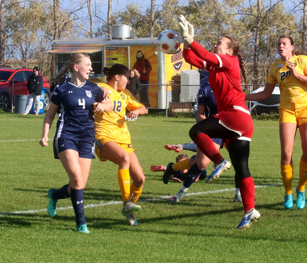 Providence drew with Brandon 2-2 in one of the final games of the MCAC regular season. (Cassidy Dankochik The Carillon)