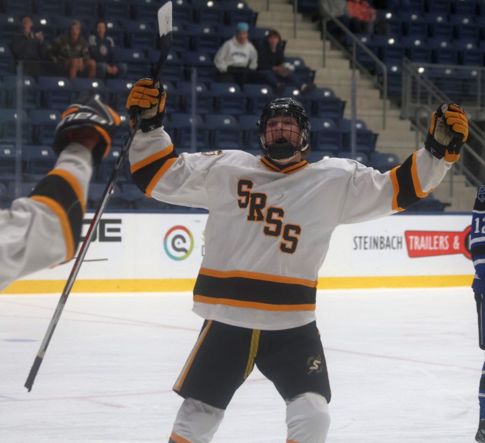 SRSS beat Oak Park in Winnipeg High School Hockey League action in Steinbach Oct. 15. (Cassidy Dankochik The Carillon)