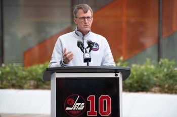 ALEX LUPUL / WINNIPEG FREE PRESS  



Mark Chipman, Executive Chairman of True North Sports + Entertainment and the Winnipeg Jets, speaks during the unveiling of a series of initiatives to honour Dale Hawerchuk in Winnipeg on Friday, August 13, 2021.
