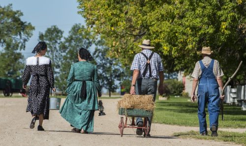 MENNONITE HERITAGE VILLAGE 

MHV interpreters and tour guides share the history of the early Mennonite settlers to Manitoba. These stories come to life for visitors from schools, from seniors homes and for tourists from around the world as they explore the village.