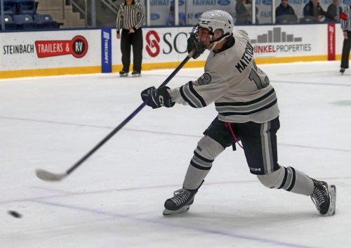 This Crosby Mateychuk shot in overtime would hit the back of the net to give the Eastman Selects a memorable come-from-behind win over the Winnipeg Thrashers in Manitoba U18 AAA action. (Cassidy Dankochik The Carillon)