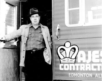 CARILLON ARCHIVES 

In charge of work on an 85-mile stretch of the Trans-Canada Pipeline from the Red River to the Ontario border by Majestic Contractors is K.B. “Rusty” Killingsworth of Madison, Kansas.