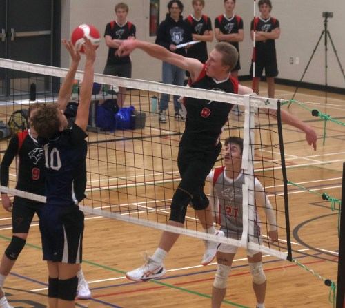 Niverville's Ben Hiebert hits a ball during the 2025 Zone 13 AAA finals. (Cassidy Dankochik The Carillon)