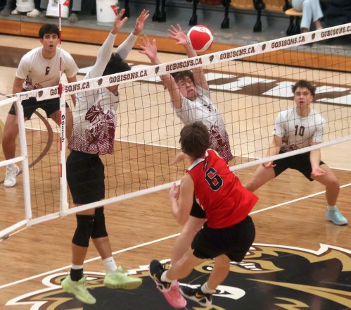 St Paul's defense appeared unbreakable as Gabreille-Roy were left struggling to score in their straight sets semi-final defeat at the hands of the eventual provincial champions. (Cassidy Dankochik The Carillon)