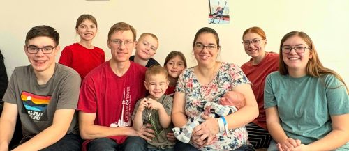SUPPLIED 

Zhoda parents Roman and Darlene Froese hold their baby Josiah Peter Froese with their family. The 2026 New Year’s baby Josiah Peter was born on Jan. 2 at 1:15 a.m. at Steinbach’s Bethesda Regional Health Centre.