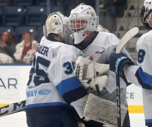 Cassidy Dankochik The Carillon 

Jaxon Loewen saw some game action for the Pistons Dec. 31