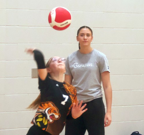 Trinity Western's Sienna Driedger hosted a volleyball camp for the next generation of players from the region in December. (Cassidy Dankochik The Carillon)