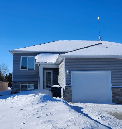 Submitted by Habitat for Humanity Manitoba 

Habitat for Humanity Manitoba is looking for a family to move into its home in Landmark. The home is a bi-level, side-by side, with four bedrooms (two up and two down), an open living/kitchen concept with an island and a walk-in pantry, and an attached single-car garage.