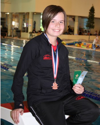 Lianne Brunel wins a bronze medal at 2011 provincials. (Jennifer Stahn Carillon Archives)