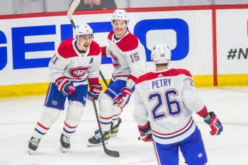MIKAELA MACKENZIE / WINNIPEG FREE PRESS



Montreal Canadiens Brendan Gallagher (left) and Jesperi Kotkaniemi skate up to Jeff Petry to celebrate a goal in the third period at Bell MTS Place in Winnipeg on Wednesday, June 2, 2021. For --- story.

Winnipeg Free Press 2021.