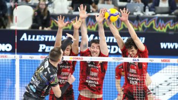 Eric Loeppky's (left blocker in photo) Lube Civitanova squad couldn't upset league champions Perugia in the Italian Superlega finals. (Cucine Lube Civitanova)