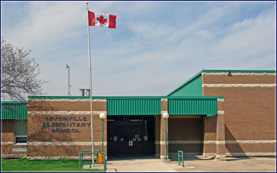 Photo by Niverville Elementary School
An ambiguous email from the Hanover School Division to parents of Niverville Elementary School students sent on May 8, 2026, was written to address concerns, but instead it created confusion, worry, and rumours. Parents took to social media to find answers. The school division told The Carillon that the threat was deemed an unfounded rumour.