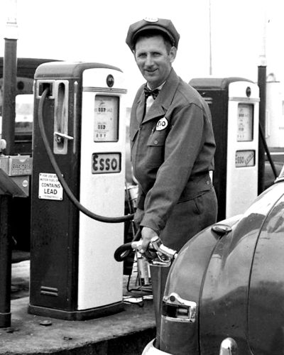 CARILLON ARCHIVES 

From the day it opened in 1954, when this photo was taken, the boss at Banman’s Esso met his customers at the pumps, and 20 years later that is still likely where the experienced “gas jockey” starts his Volkswagen sales pitch.