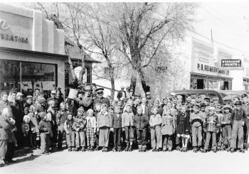CARILLON ARCHIVES 

K.R. Barkman, Steinbach’s first mayor, was as popular with non-voters as voters. That was especially true when he dished out gallons of ice-cream to 150 youngsters who participated in a race, a week after they bought 49-cent roller skates on sale at the mayor’s Main Street business.