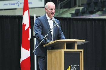 TONI DE GUZMAN CARILLON ARCHIVES
Ralph Krueger reflects on his Steinbach upbringing at the Southeast Event Centre’s Grand Opening.