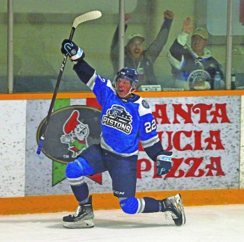 Ian Amsbaugh celebrates opening the scoring for the Steinbach Pistons in the 2022/2023 MJHL season. (Cassidy Dankochik The Carillon)