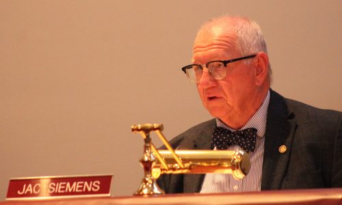 GREG VANDERMEULEN THE CARILLON 

Steinbach city councillor Jac Siemens shared his reflections on 20 years in a council chair.