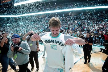 Mike Sudoma/Free Press
Hometown Hero Simon Hildebrandt shows his Winnipeg pride as the Winnipeg Sea Bears beat out the Brampton Honey Badgers to win the CEBL finals at Canada Life Centre Sunday
August 9, 2026