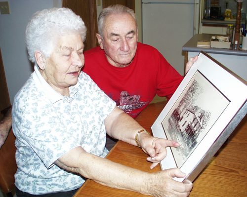 CARILLON ARCHIVES 

Margaret and Jack Stott treasure memories of the house built by William and Alice Wallace, around 1904.