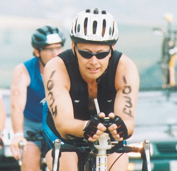 Dale was quicker than Shannon in the six-and-a-half-hour bicycle race but was still behind her going into the marathon run. At the finish of the three events he posted a time of 12:25.15.