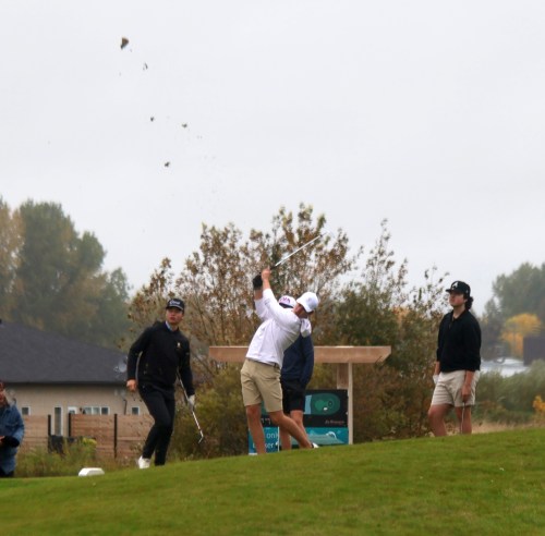 Steinbach's Ty Brewster finished the MHSAA high school golf provincials with the third-best score on the day. (Cassidy Dankochik The Carillon)