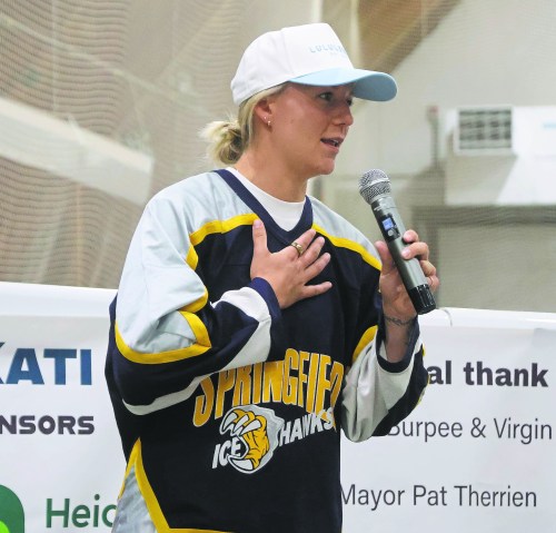 Cassidy Dankochik / The Carillon
Montreal Victoire defender Kati Tabin was back in Oakbank to celebrate with the town she grew up playing in, bringing along the Walter Cup after she helped her team claim earlier this season.